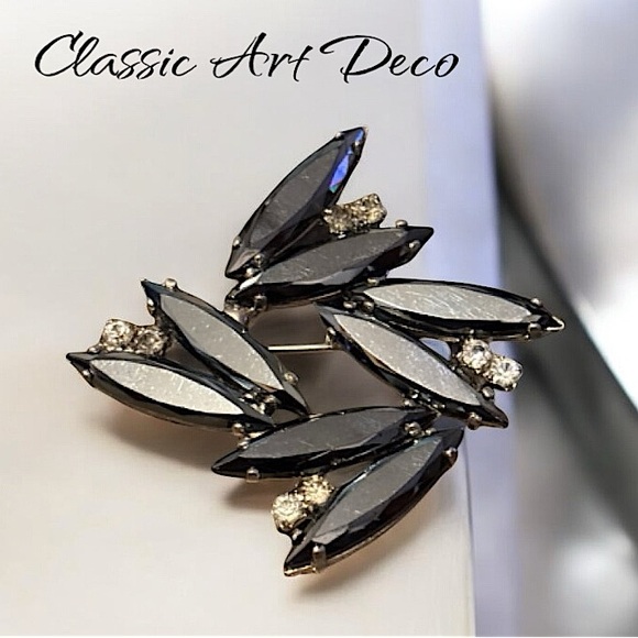 Very Rare Find - Black Crystal Statement Brooch - Picture 9 of 10